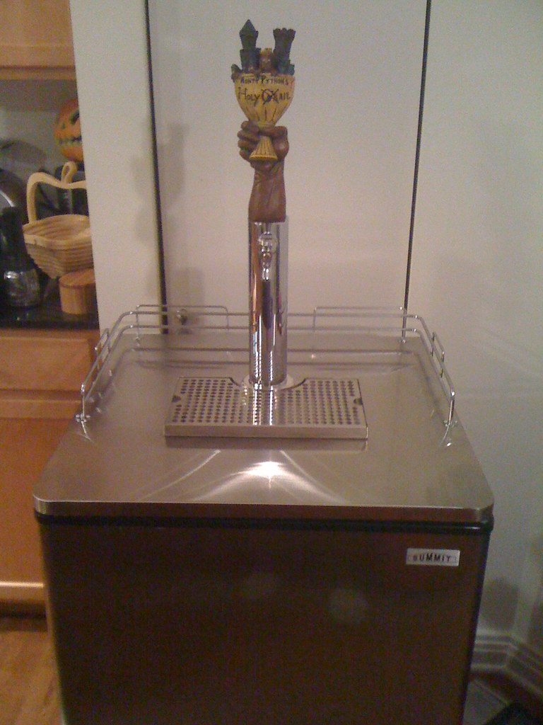 Sanyo Kegerator BC1206S2 This is a double tap system, bu… Flickr