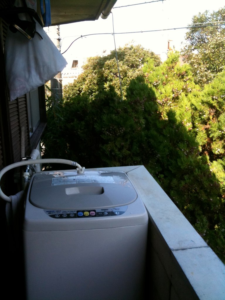 IMG_0214 washing machine on balcony flicklaz Flickr