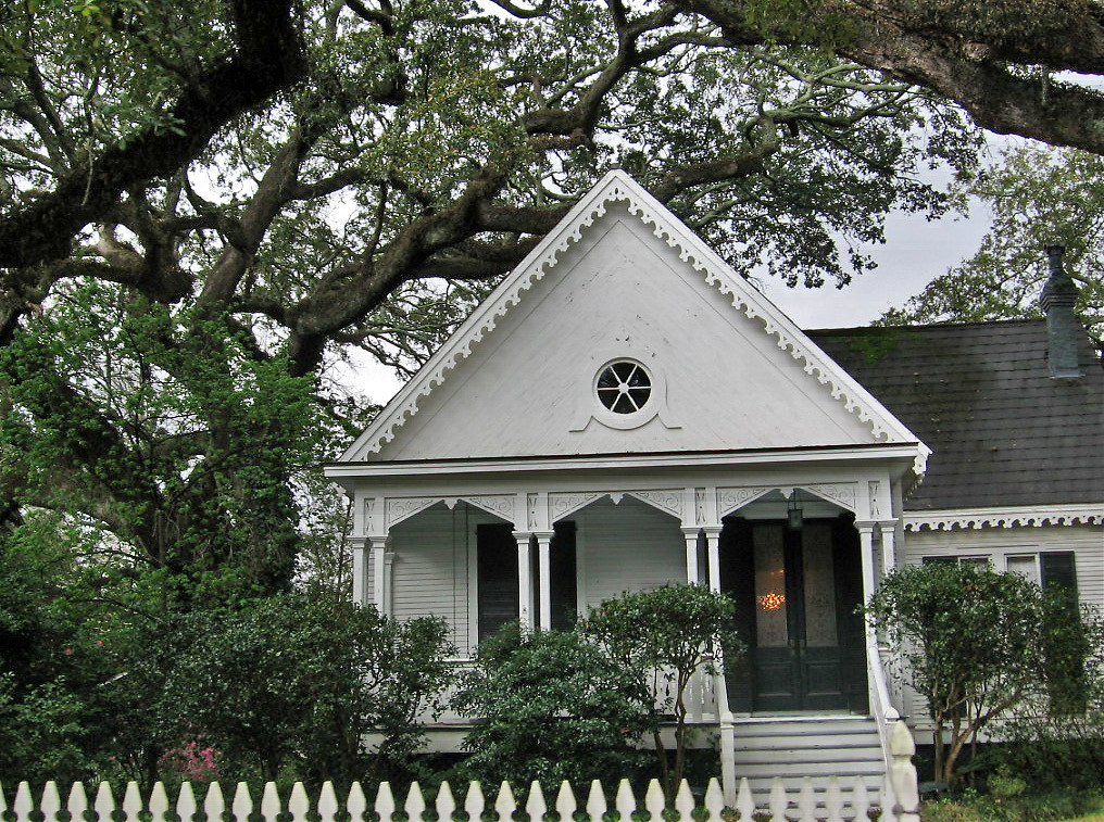Victorian house, Oakleigh Garden, Mobile, Alabama Paul McClure Flickr
