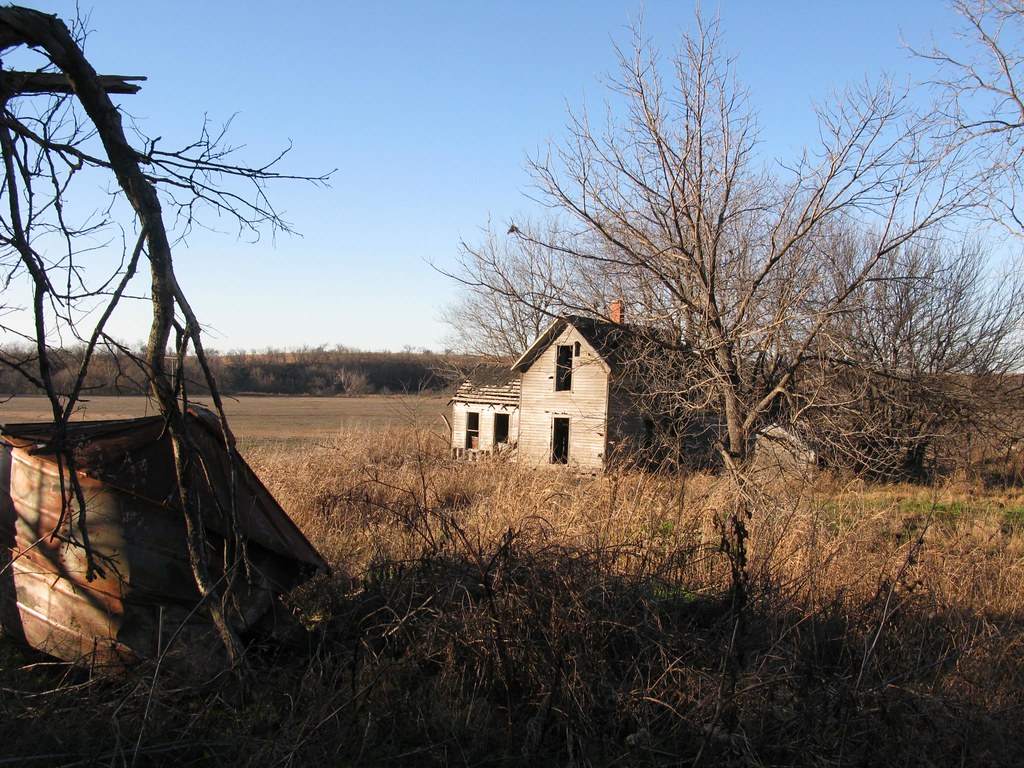 Abandoned farm house Near Tisdale in Cowley County, Kansas… Janice Duryea Flickr