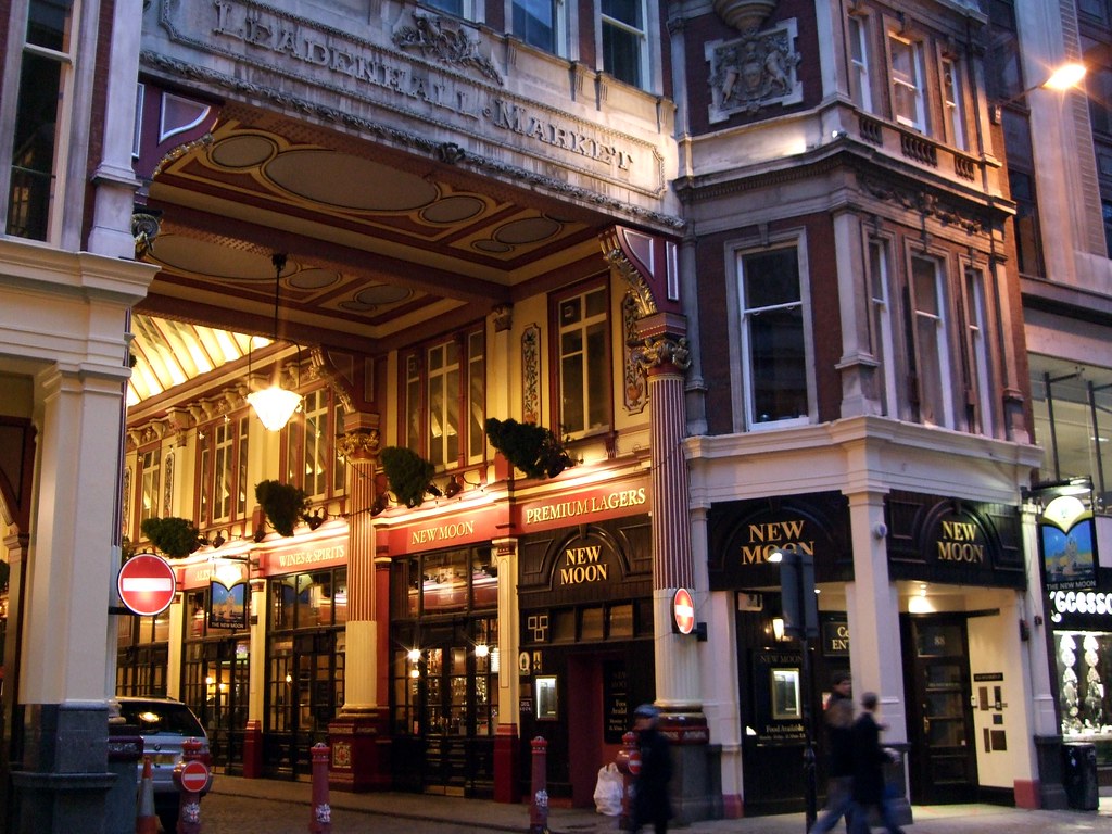 New Moon, Leadenhall Market, EC3 A pub at the corner of th… Flickr