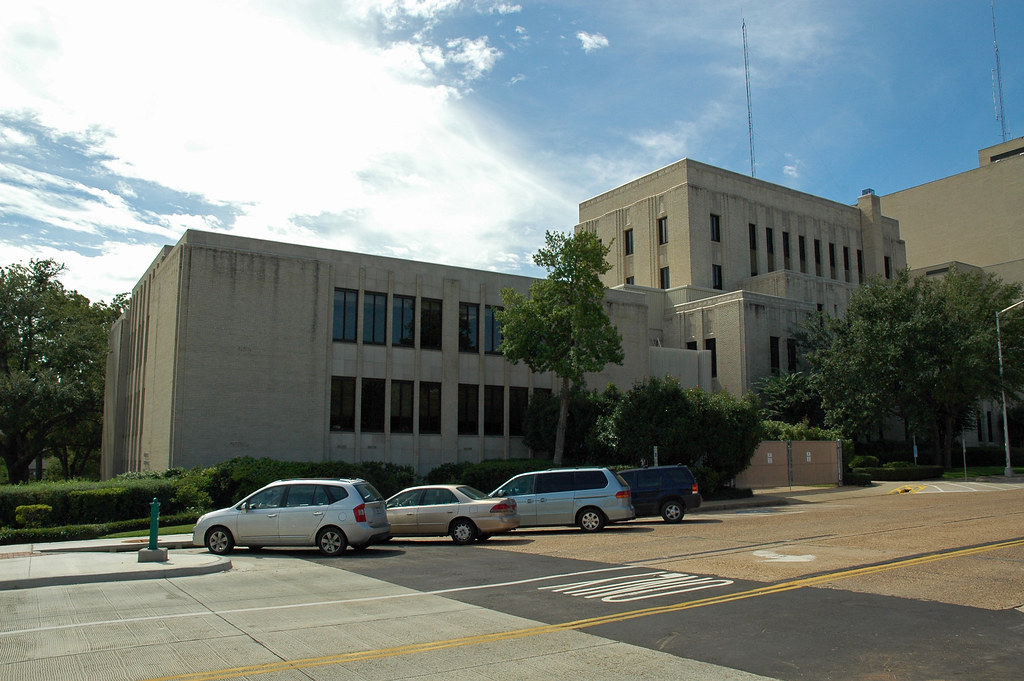 Gregg County Courthouse Modern addition to the Gregg Count… Flickr