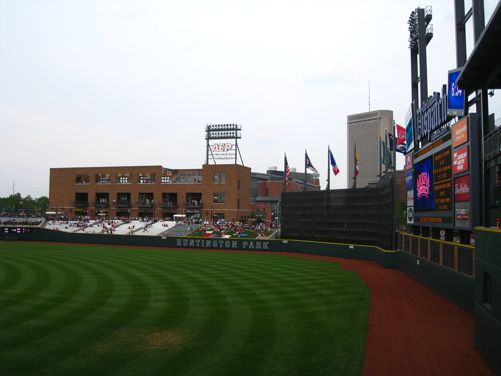 Huntington Park Clippers DimeaDog Night! Jeremy