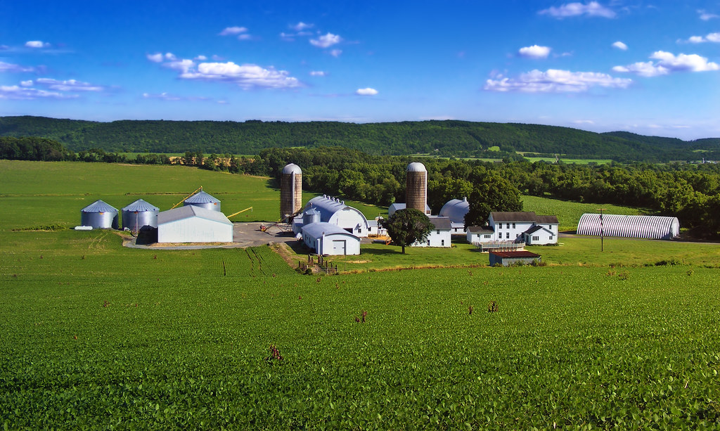Spacious Farmstead, Franklin Township, Warren County. Nicholas_T