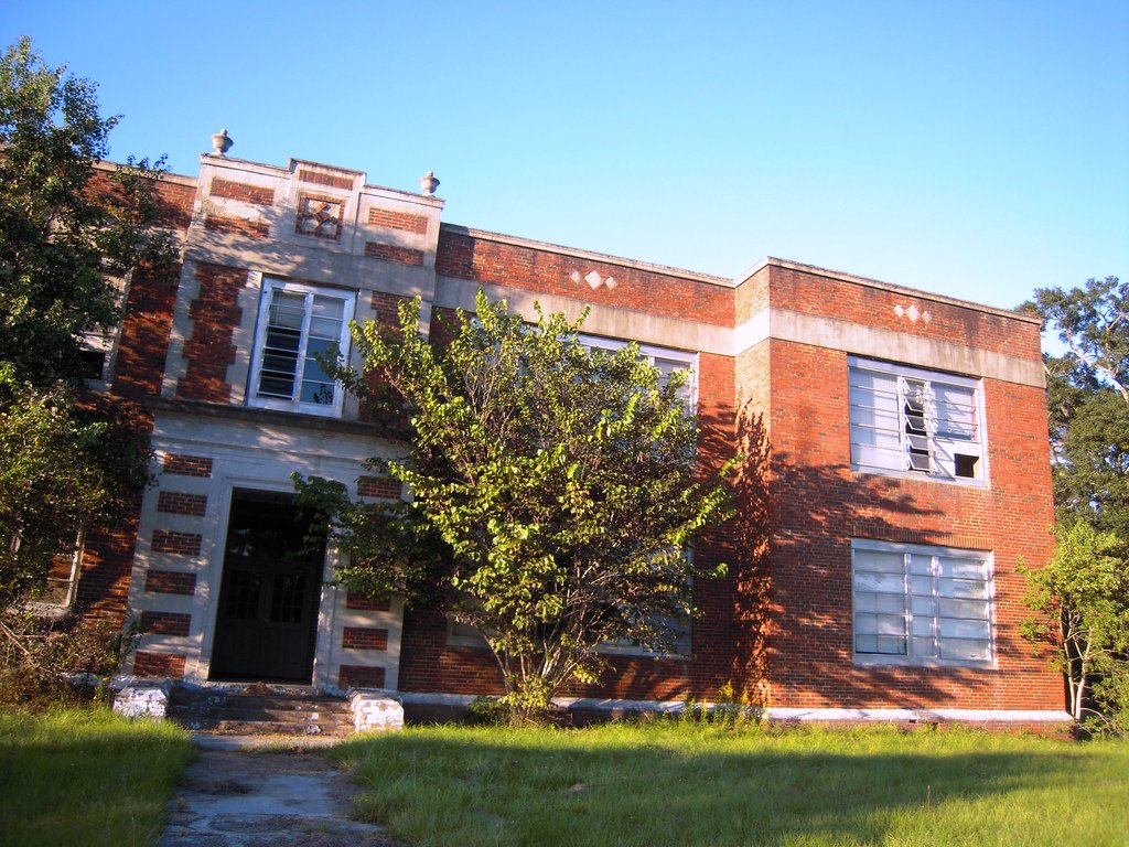 Hall Summit School, Main Bldg, Front View Ginky (Southern Farmhouse