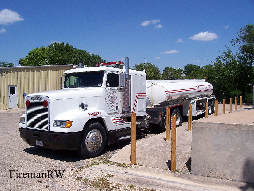 Troy, TX VFD Tanker 1 Freightliner tractor. 680 GPM pump/5… Flickr