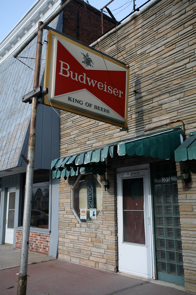 Bar Front 4.6.2007 A tavern in Auxvasse Missouri in Callaw… Notley