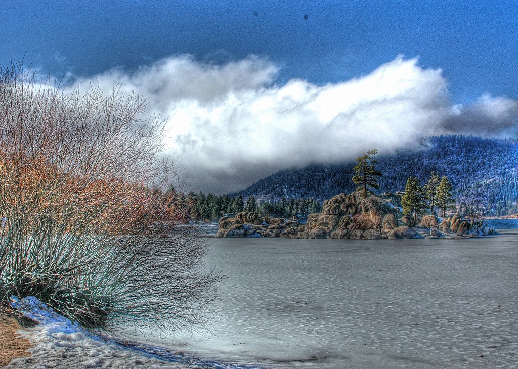 The Frozen Big Bear Lake This is the Big Bear lake, frozen… Flickr
