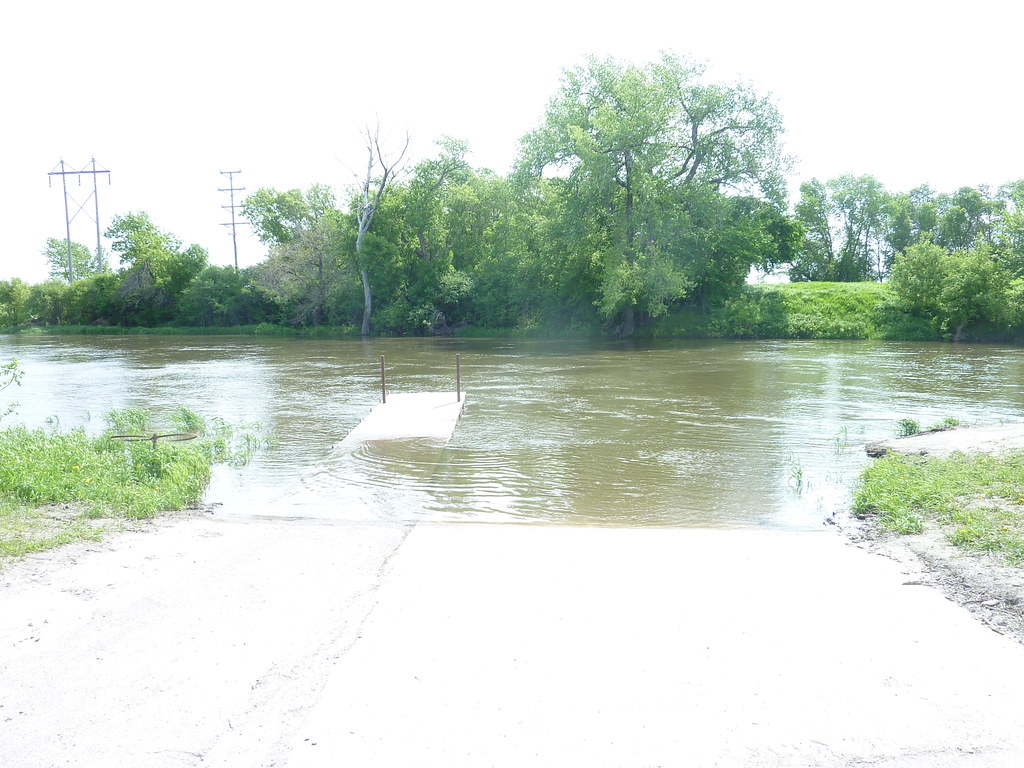 Flooded river Wahpeton, North Dakota June 2, 2011 mjunge2000 Flickr
