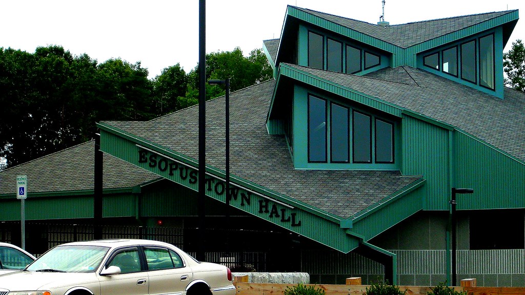 THE NEW ESOPUS TOWN HALL IN JULY 2009 Opened in 2008 in Po… Flickr