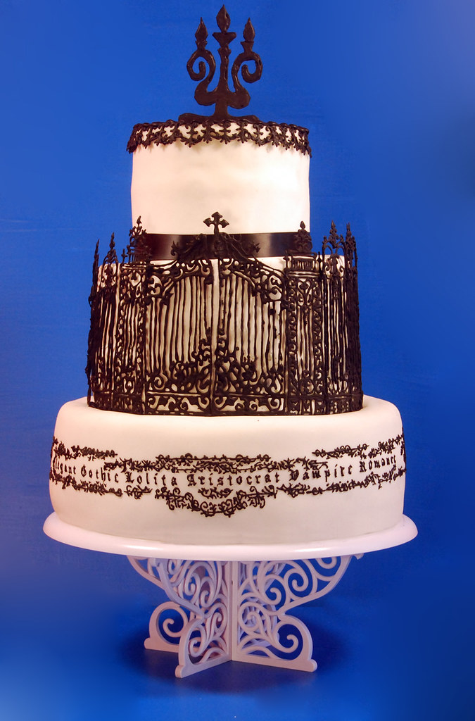 MoiMemeMoitie Iron Gate Cake A birthday cake for Ariel i… Flickr