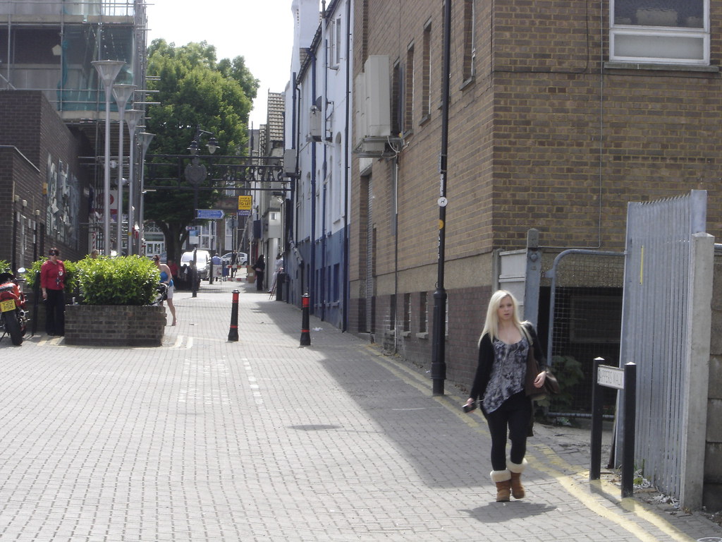 Sappers Walk, Gillingham, 2011 Although Gardiner Street in… Flickr