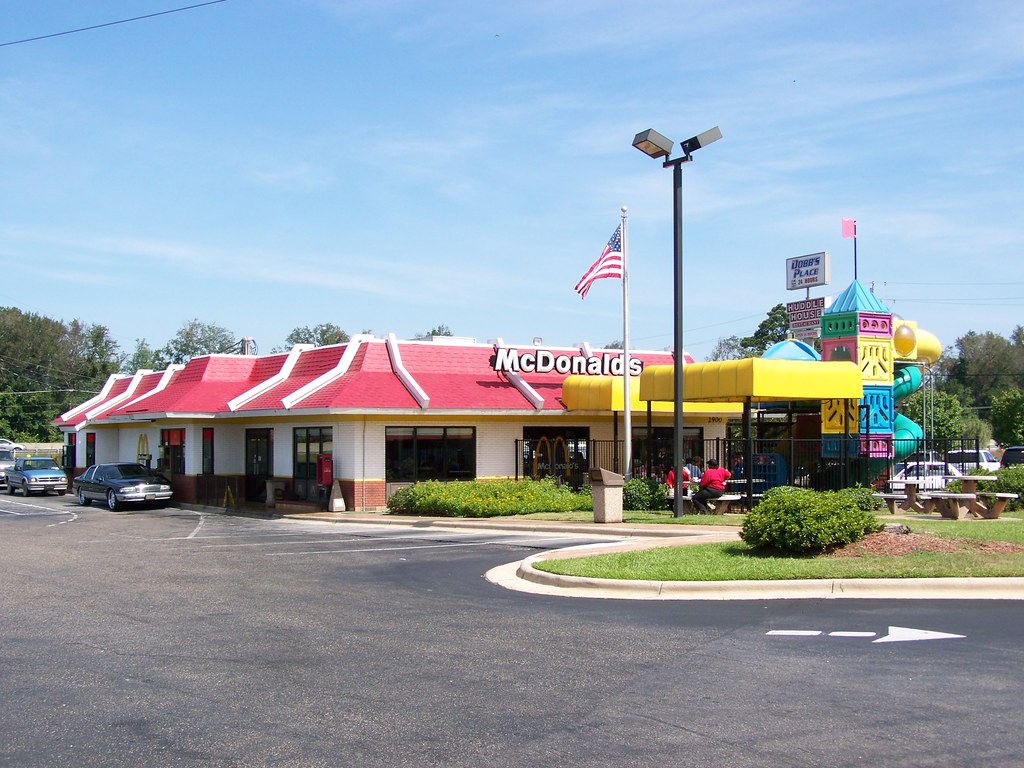 100_2630 2900 West 5th Street,Lumberton,North Carolina ncokecan Flickr