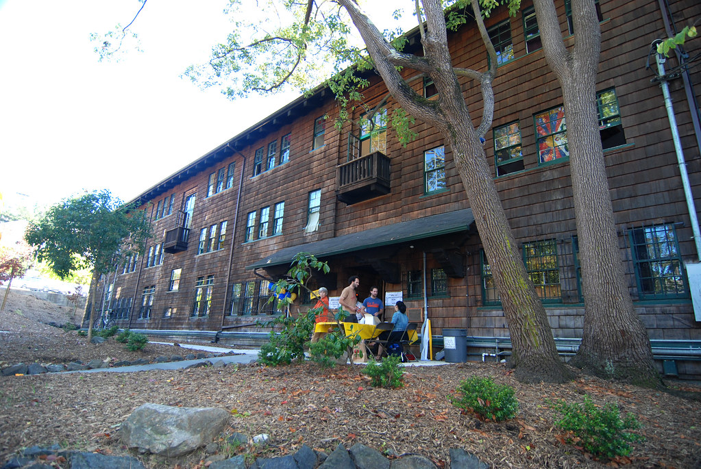 Cloyne Court Fall 2009 Reopening party for Cloyne Court C… Flickr