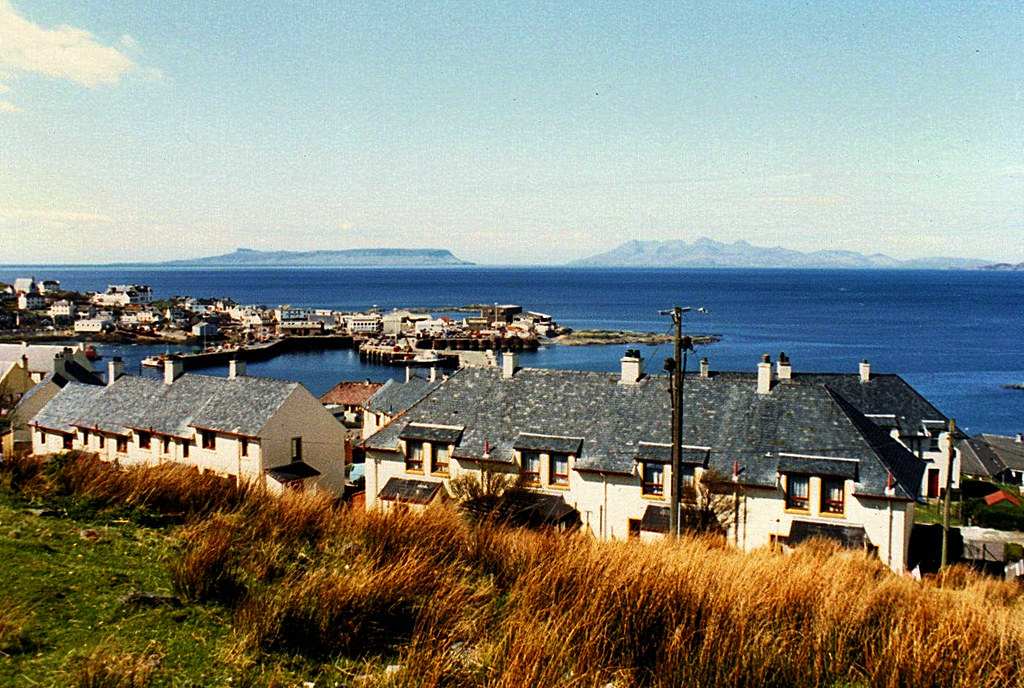 Mallaig, 1988 Before the outer harbour was built. Islands … Flickr