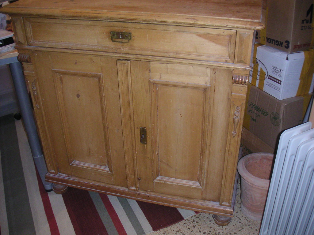 *ANTIQUE PINE *ANTIQUE PINE DRESSER/CABINE… Flickr