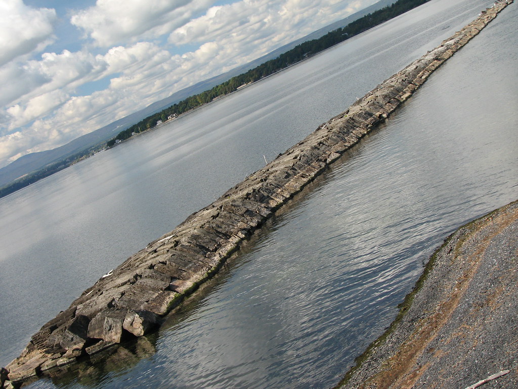 diagonal • jetty Grand Isle, Vermont USA • An arrow straig… Flickr