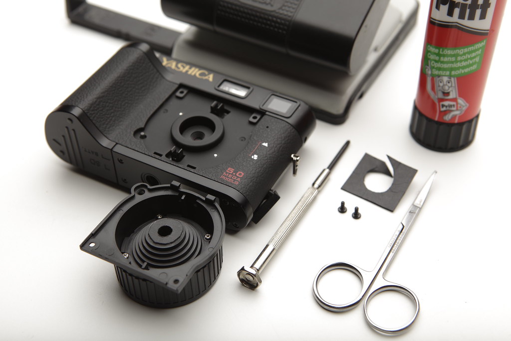 Pinhole for Yashica EZ F521 A fixed (slim!) black paper ca… Flickr