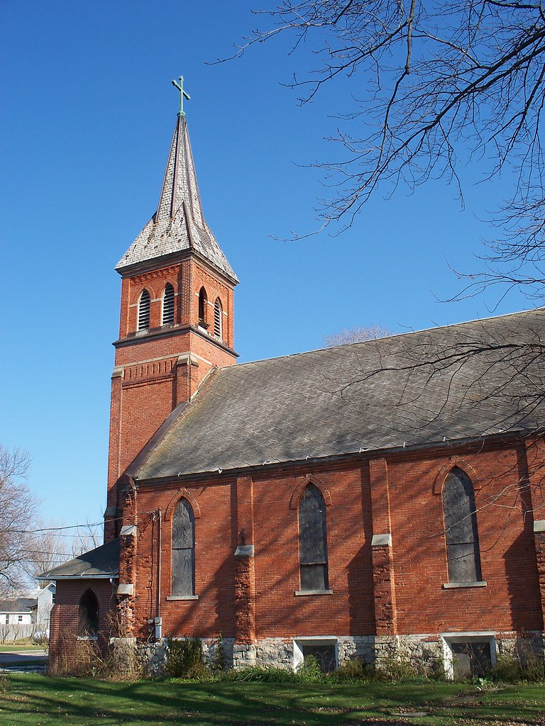 OH Rocky Ridge Abandoned Church Large abandoned church i… Flickr