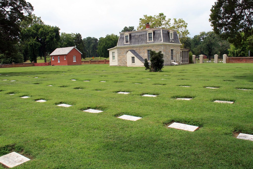 Yorktown National Cemetery* Finding My Way post Aug 2, Wi… Flickr
