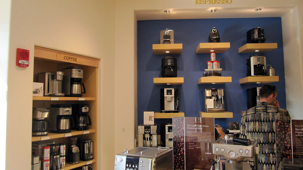 Ala Moana Center_WilliamsSonoma つんつん Flickr