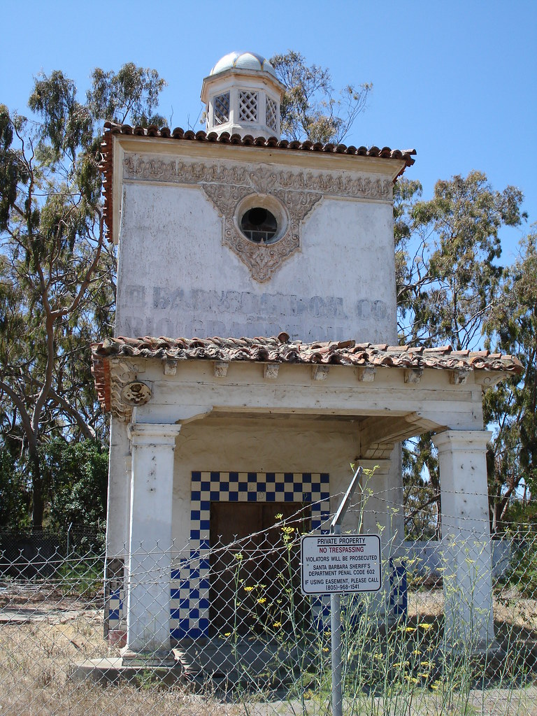 Abandoned Gas Station and fence 2 The Barnsdall Rio Grande… Flickr