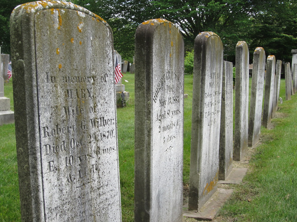 in memory of Cemetery on the Little Compton Commons. Canon… Flickr