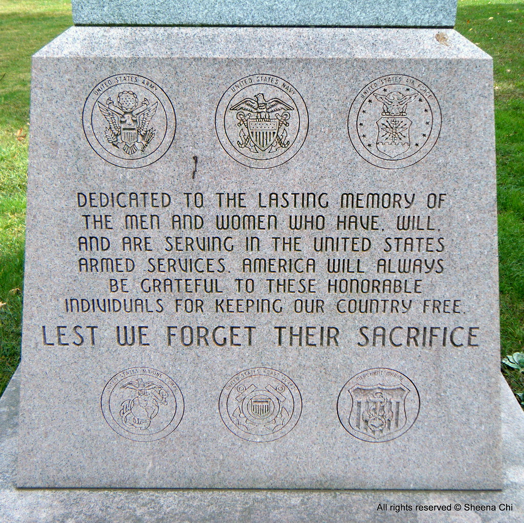 Holy Cross Cemetery Veterans Memorial DEDICATED TO THE LAS… Flickr