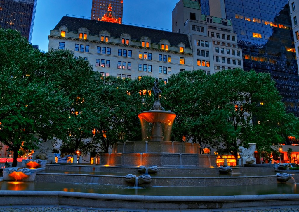 The fountain at The Plaza Hotel This beautiful fountain si… Flickr
