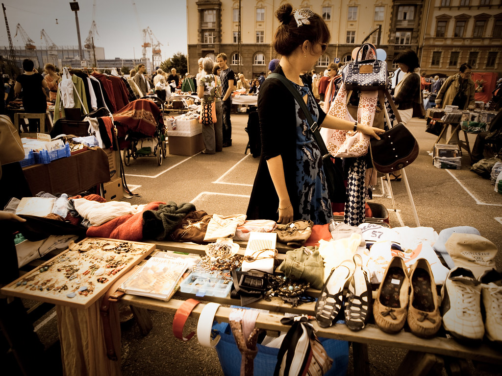 brand new second hand Jinyoung selling her old stuff at th… Flickr