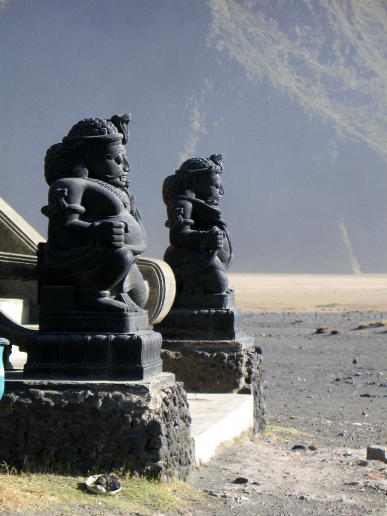 The Guards two statues guarding the entrance of the temple… Flickr