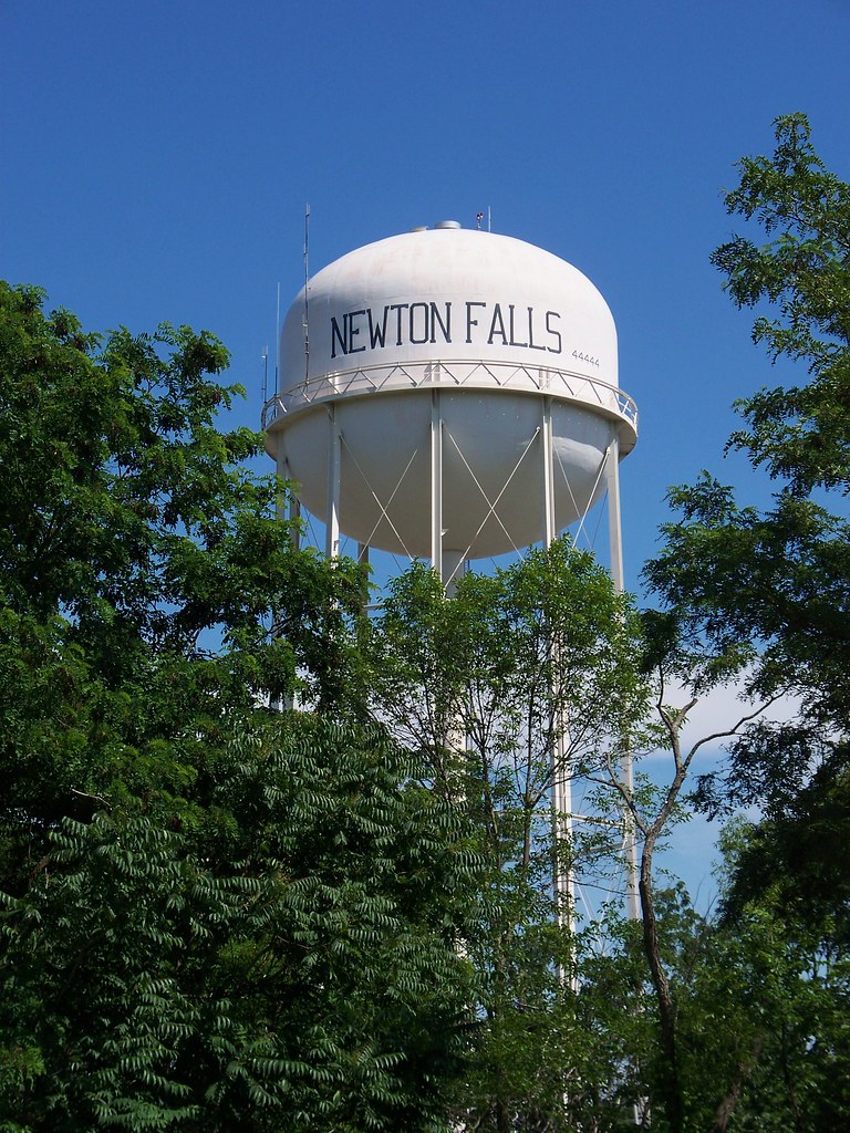 OH Newton Falls Water Tower Water tower in Newton Falls,… Flickr