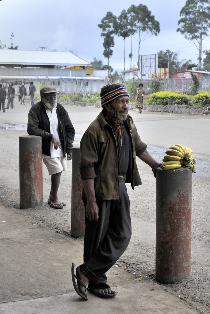 Man_Bananas_001 A man taking bananas on the plane with him… Flickr