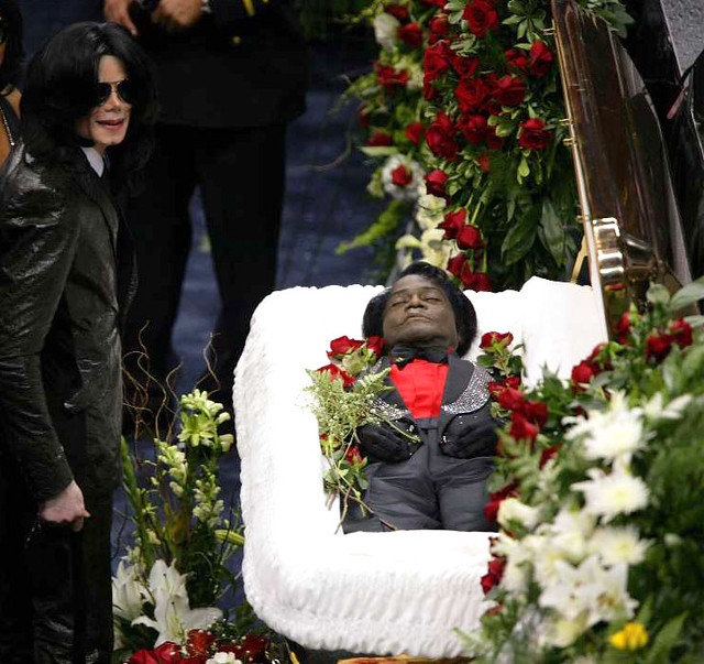 Michael Jackson pays his respects at James Brown's funeral Dec 30 2006