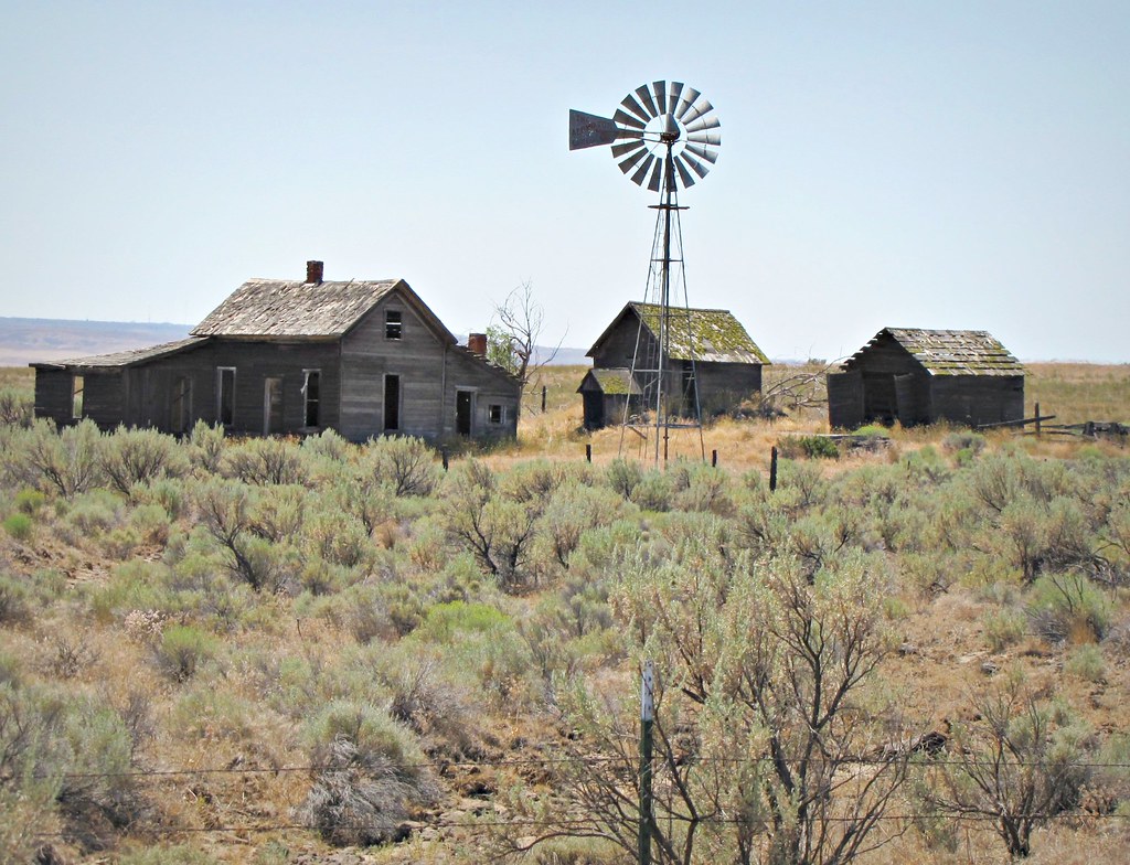 Sagebrush Farm House South of Kent, Oregon oldpartsman1 Flickr