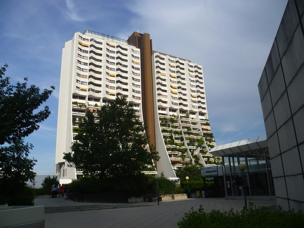 Wien, 23. Bezirk, AntonBaumgartnerStraße, Wohnpark AltE… Flickr