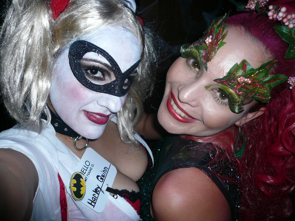 Harley Quinn and Poison Ivy costumes charlestrevino77 Flickr
