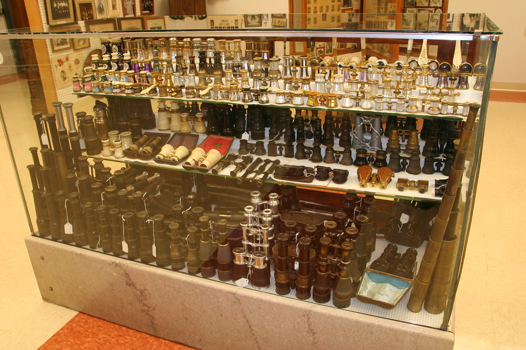 Rosebud Co. Museum, Forsyth, Montana A binocular collectio… Flickr