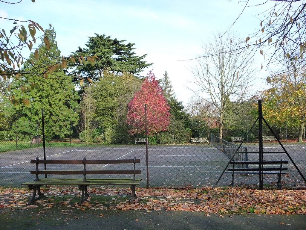 The tennis courts 148 Walking through the Braintree and Bo… Flickr