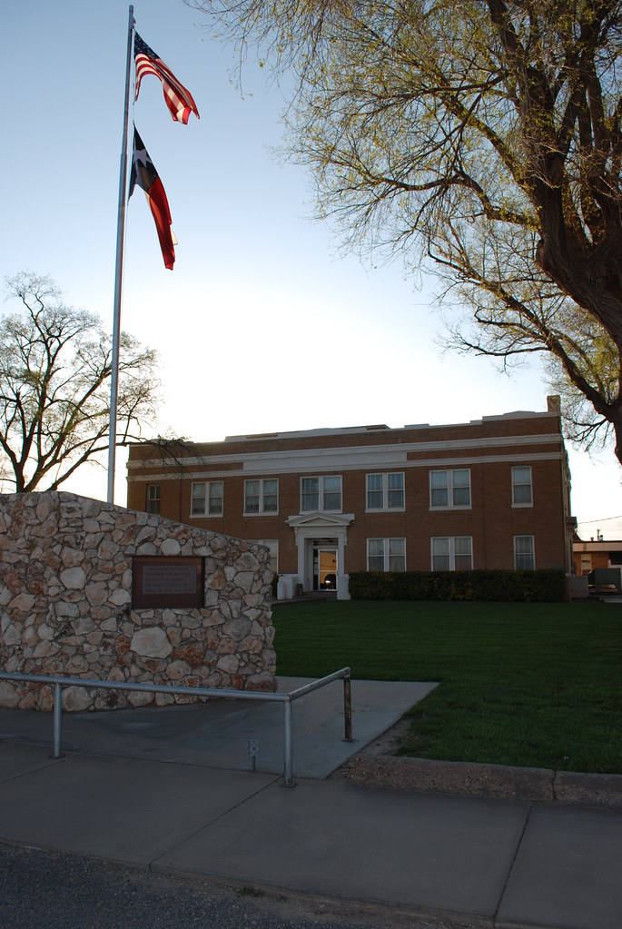Bailey Co Courthouse Muleshoe, Texas ©2009 Micah Williams Micah