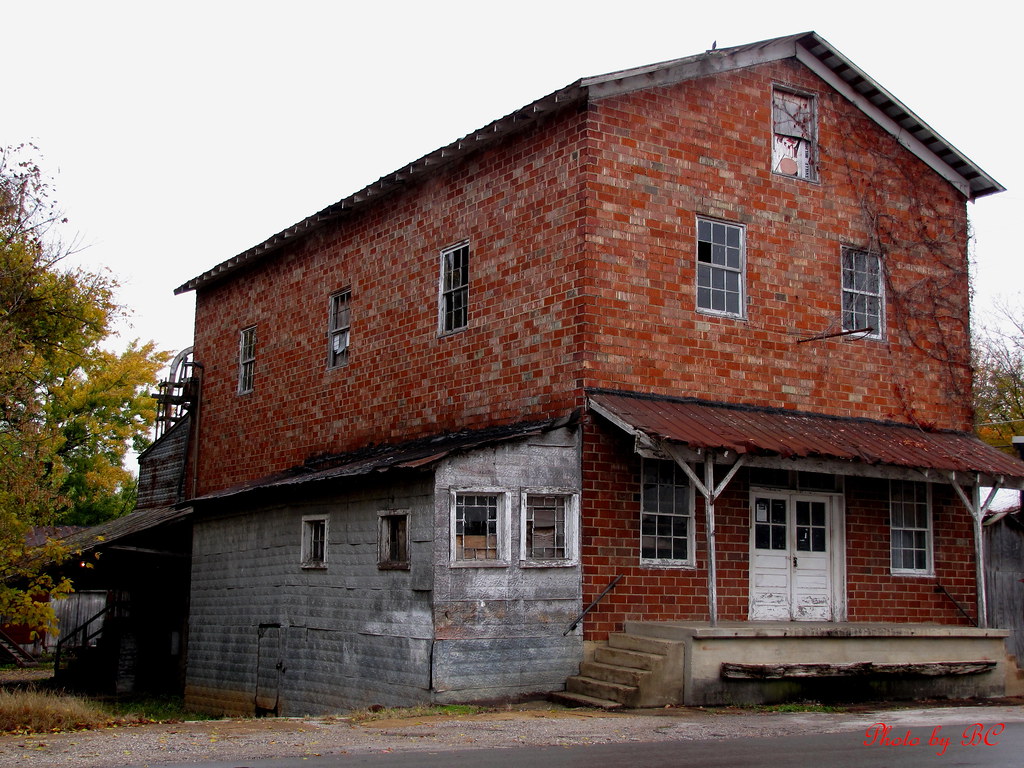 Old Feed Store In Munfordville Ky. The owner retired this … Flickr