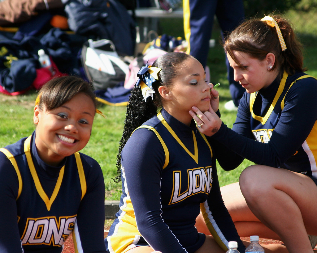 HHS vs. Vilseck Football The Heidelberg High School Lions’… Flickr