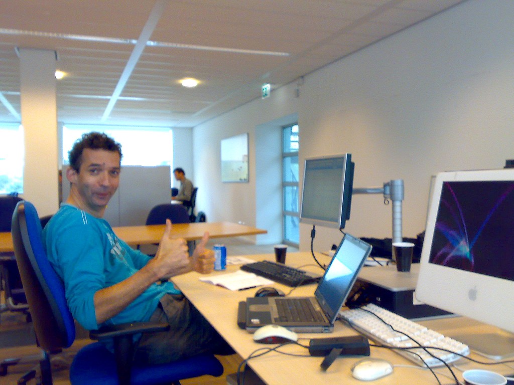 Ook Hansl is OK! Drie schermen, wat een bikkel! Tom Greuter Flickr