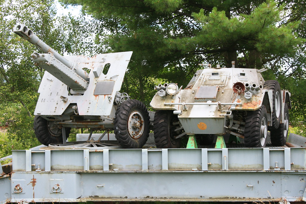 Farnham, Quebec Some pieces by the military base. Flowizm Flickr