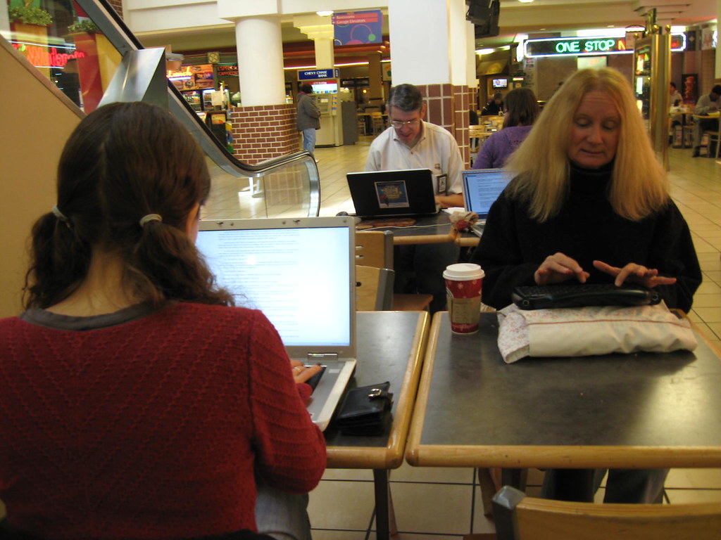 NanoWrimo 2008 at Ballston Mall The food court is quiet at… Flickr