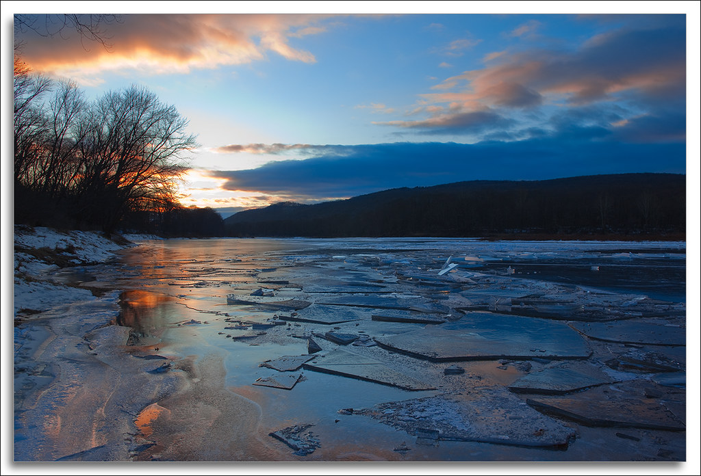 Ice on the Delaware River Delaware Water Gap Ice has alw… Flickr