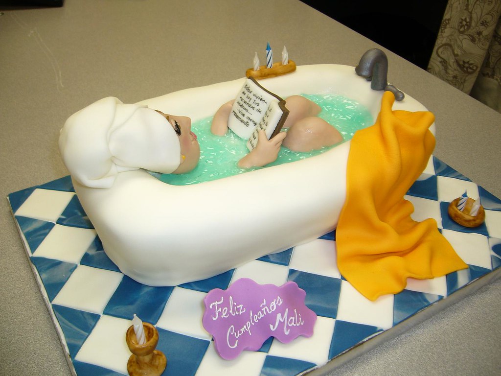 Bathtub(2) Birthday cake for my cousin. Everything is fond… Flickr