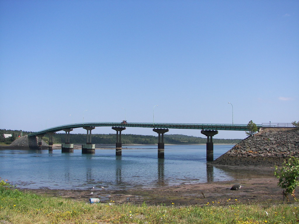 BRIDGE TO CAMPOBELLO On the right is Maine, USA, at the fa… Flickr