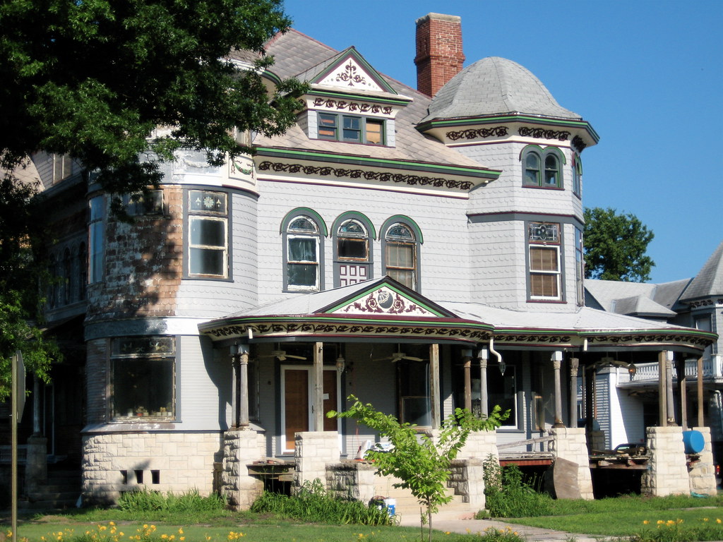 The Cross House, Emporia, KS This beautiful and huge old h… Flickr