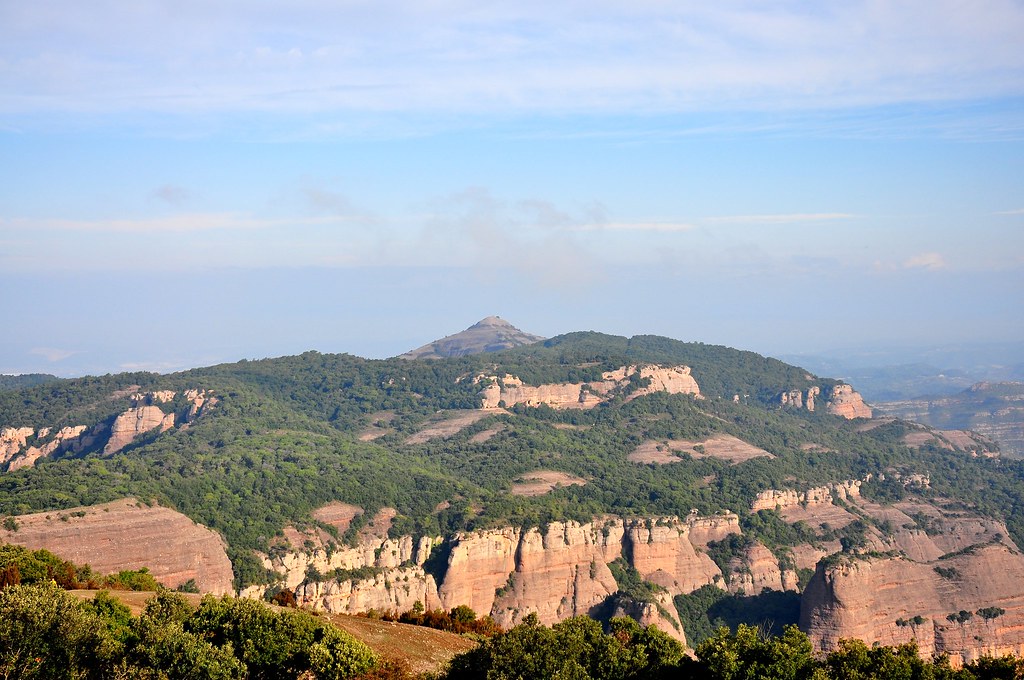 La Mola 25 Vista desde La Mola. Al fondo en el centro, el … Flickr